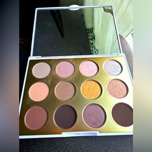 Mac cosmetics eyeshadow palette